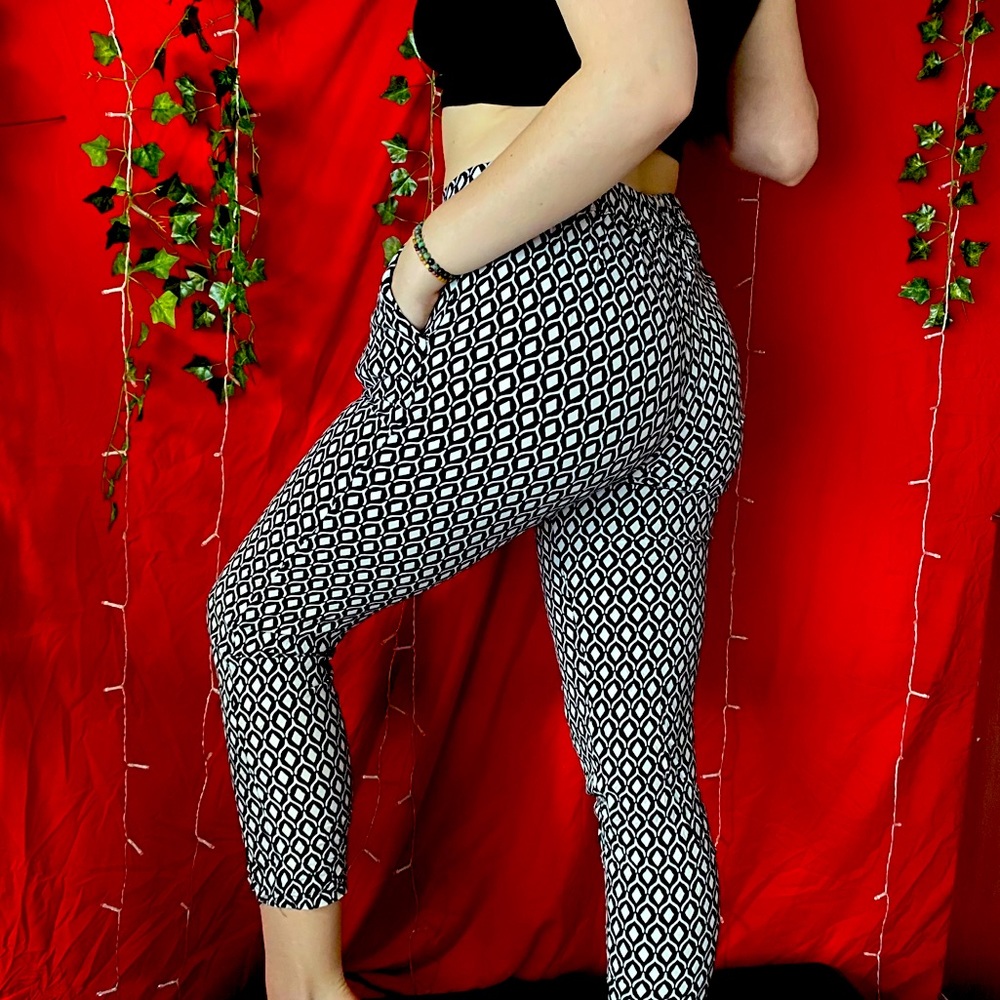 Comfy BOOTY POPPIN’ pants!